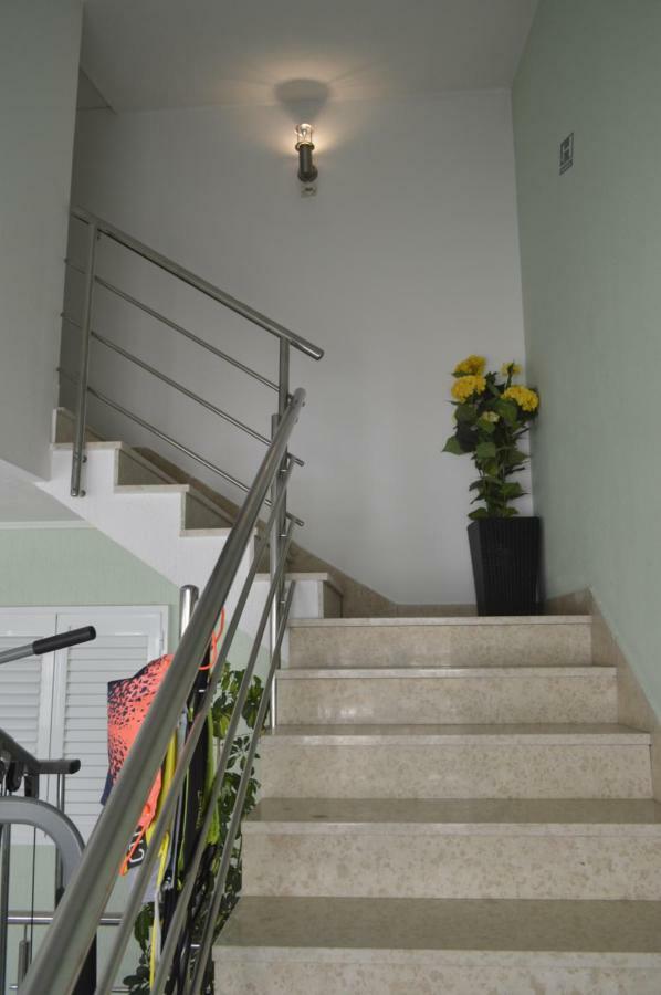 Apartment Sea Макарска Экстерьер фото